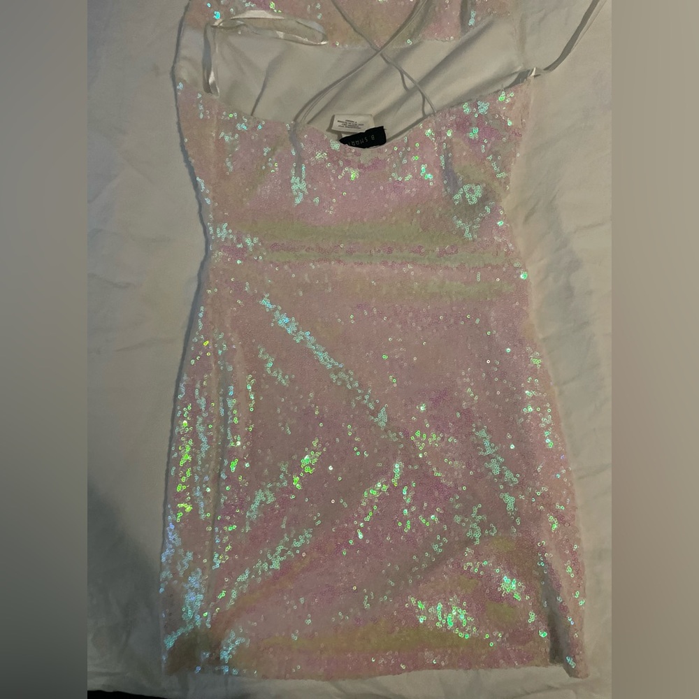 Dress - Picture 3 of 3